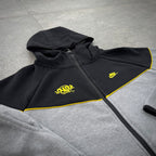 Conjunto Tech Fleece Nike X Syna - Cinza e Preto