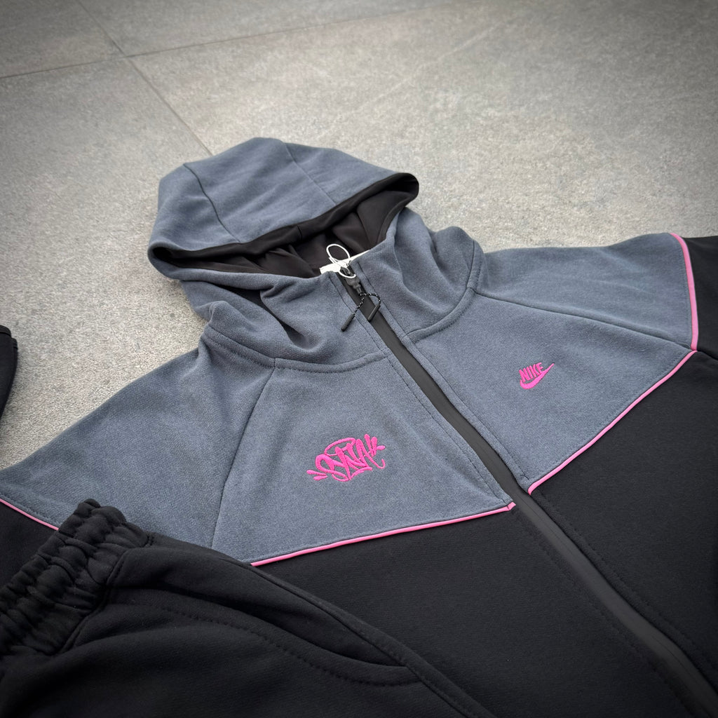 Conjunto Tech Fleece Nike X Syna- Preto e Cinza